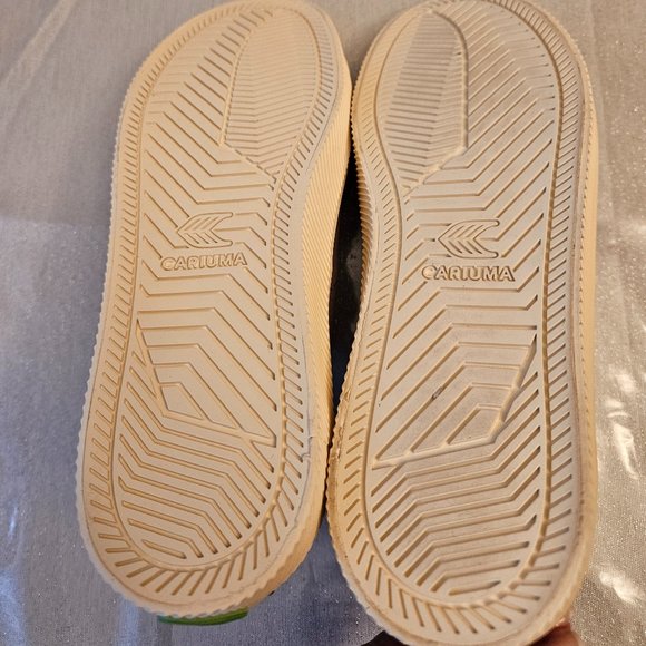 NIB Cariuma Sneakers - Picture 8 of 13